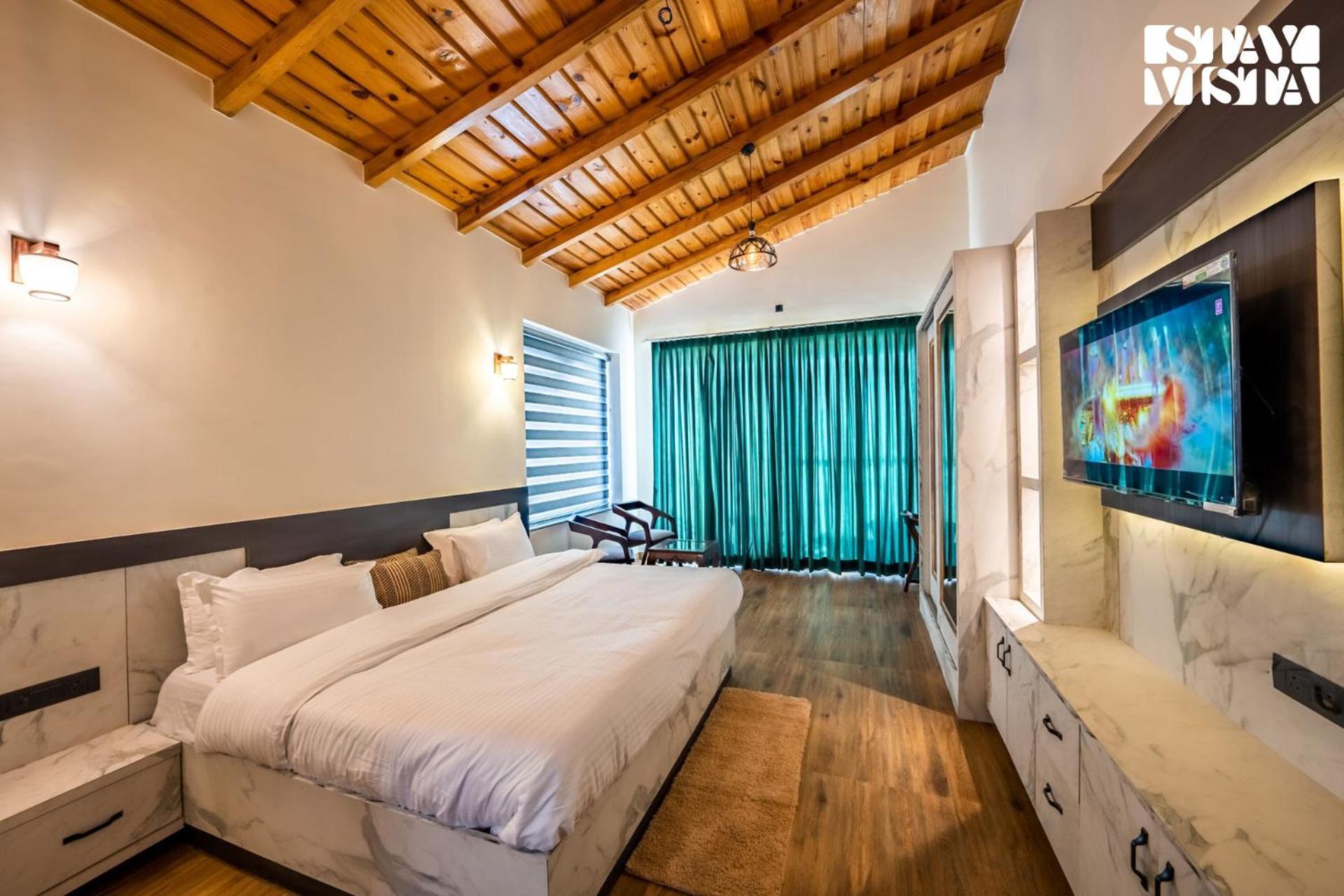 Stayvista At Sunset Springs With Pool & Views Nainital Eksteriør billede